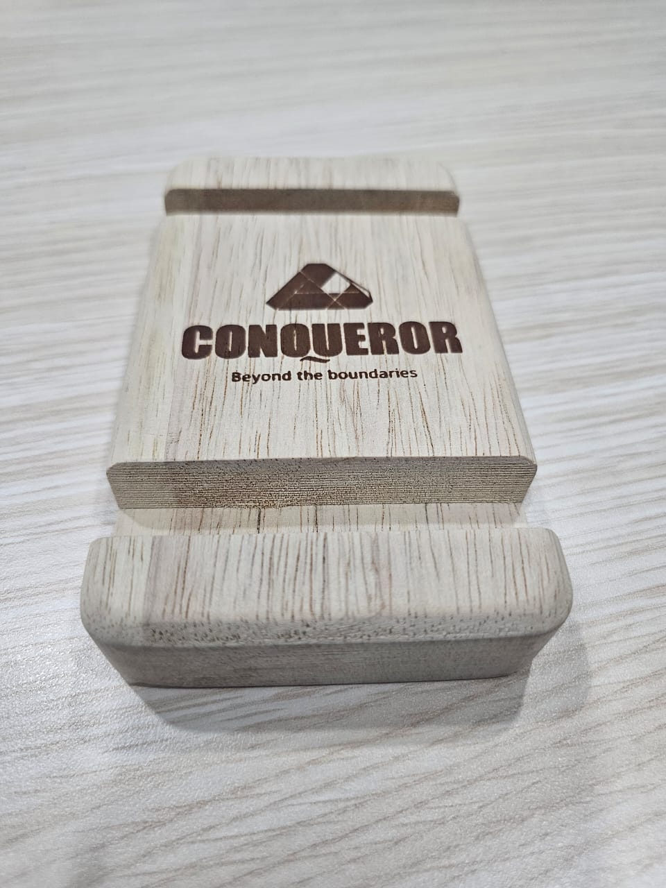 Conqueror Mobile Stand